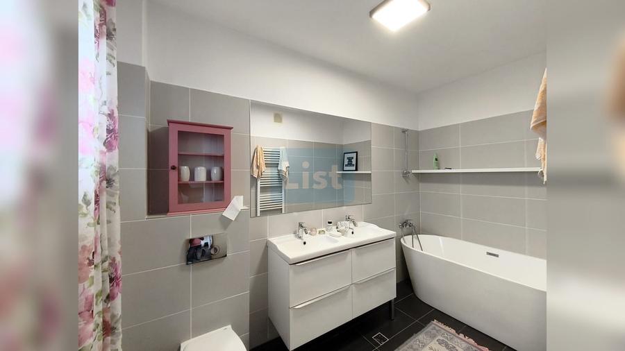 Casă cu 4 camere cu Teren 293 Mp în Borhanci