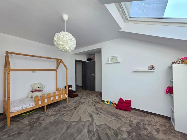 Casă individuală cu 4 camere cu Garaj în Sânpetru