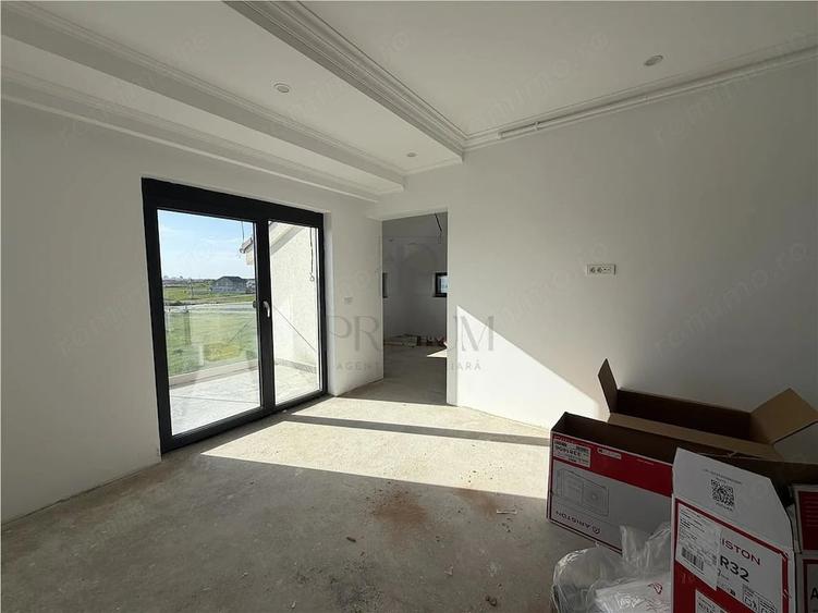 Apartament cu 3 camere în Moșnița Nouă