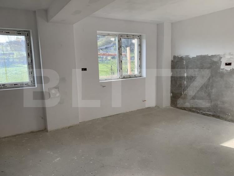 Casă individuală cu 13 camere cu Teren 1553 Mp în Bran