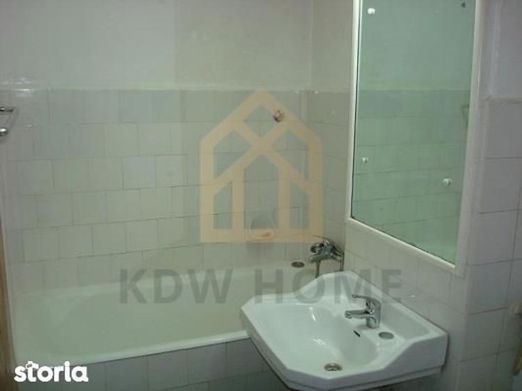 Apartament cu 2 camere decomandat în Tei