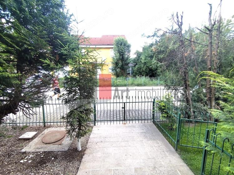 Casă cu Teren 629 Mp în Iancu Nicolae