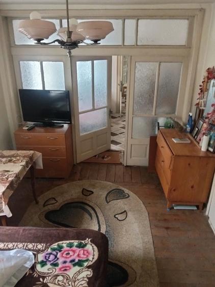 Casă cu 5 camere cu Teren 1300 Mp în Mârzănești