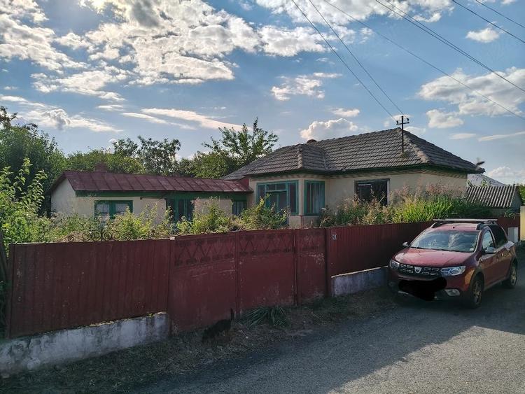Casă cu 3 camere cu Teren 861 Mp în Lunca