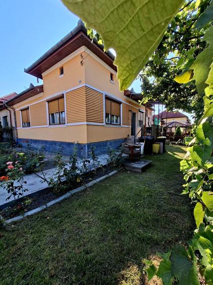 Casă cu 2 camere în Central