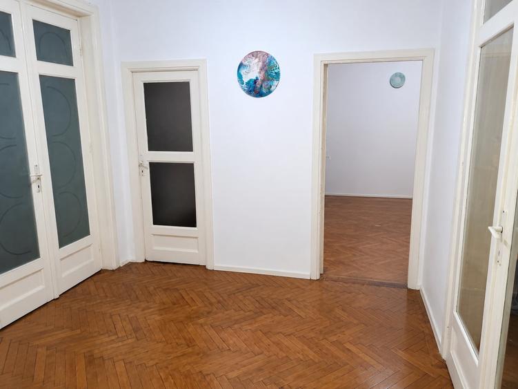 Apartament cu 3 camere decomandat în Universitate