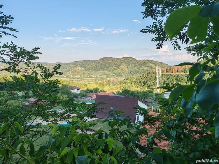 Casă cu 2 camere cu Teren 3600 Mp în Bejan