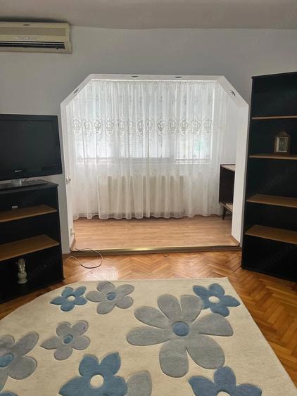 Apartament cu 3 camere decomandat în Aradului