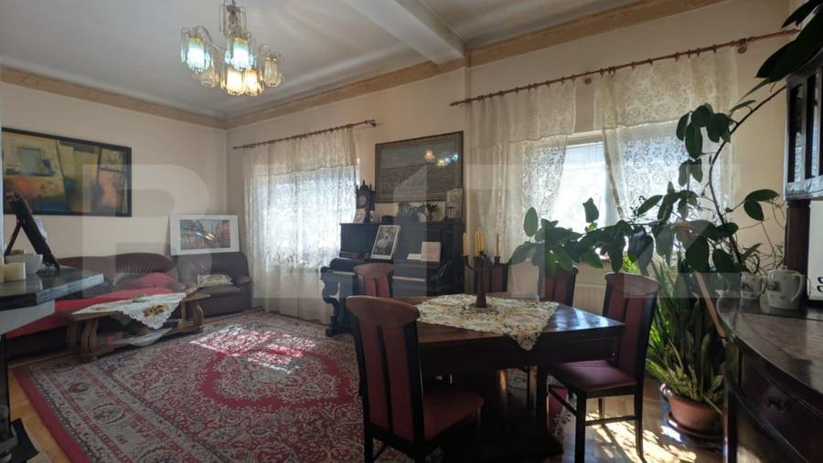 Casă cu 4 camere cu Teren 400 Mp în Central