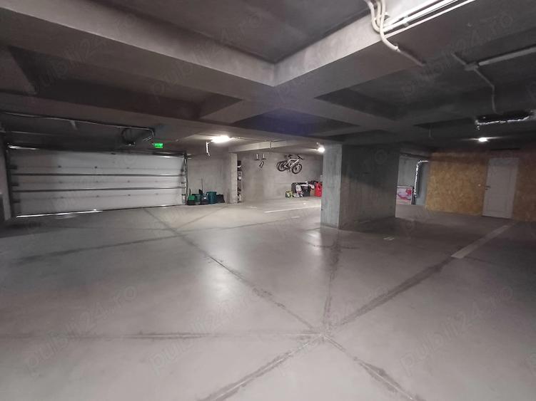 Apartament cu 2 camere decomandat în Tractorul