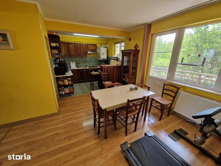 Apartament cu 4 camere în Bună Ziua