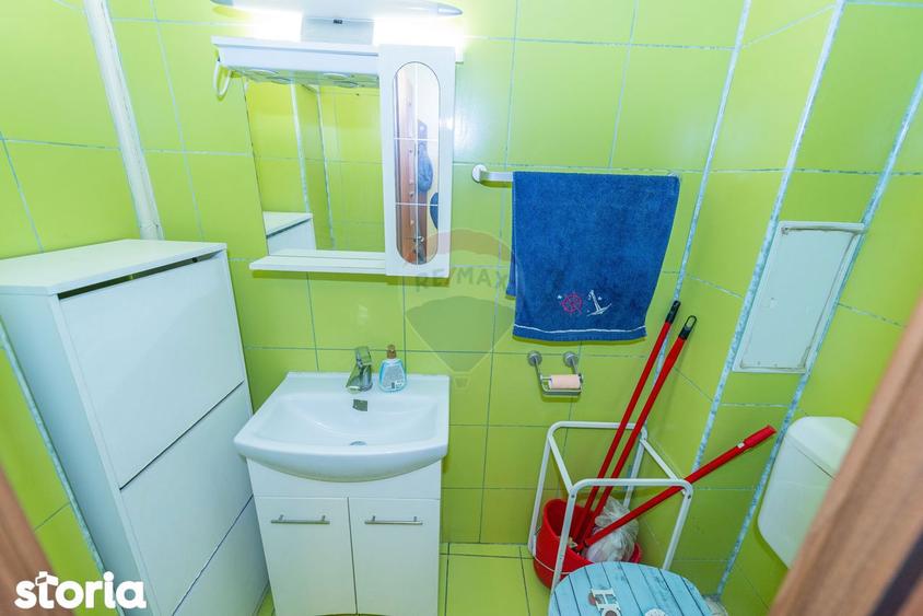 Apartament cu 3 camere decomandat, mobilat în Tei