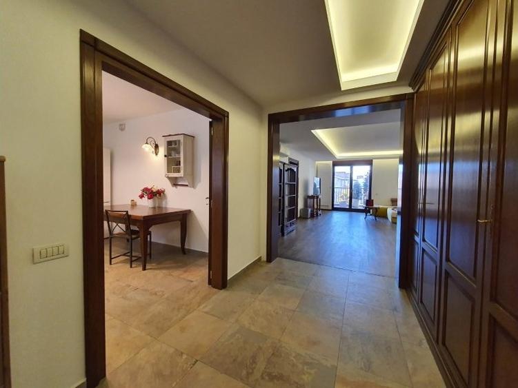 Apartament cu 4 camere în P-ța Romană