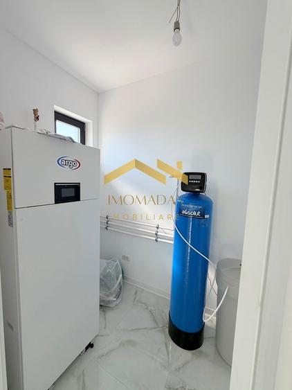Casă individuală cu 4 camere cu Canalizare în Sânmihaiu Român