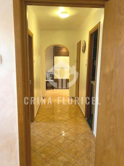 Apartament cu 2 camere decomandat, mobilat în Polonă