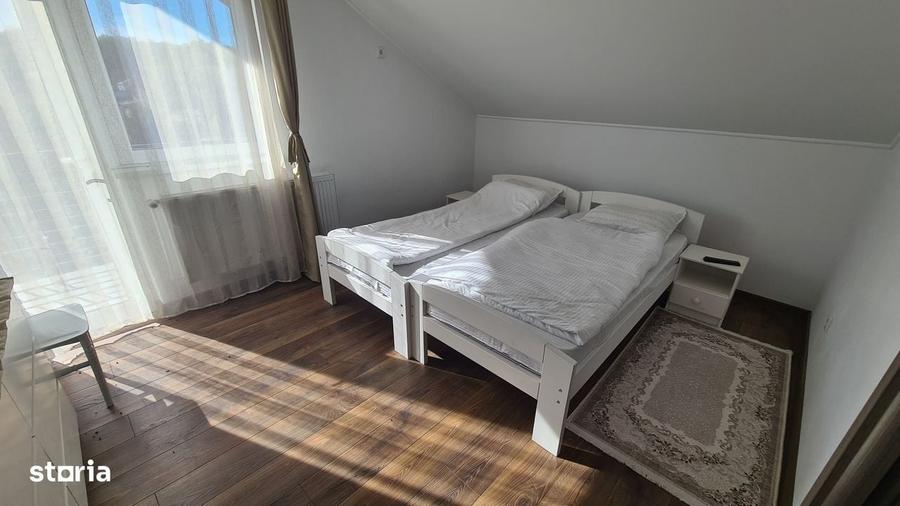 Casă cu 4 camere în Dobrogostea