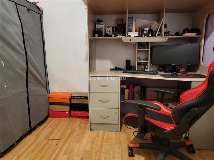 Apartament cu 2 camere decomandat în Valenta