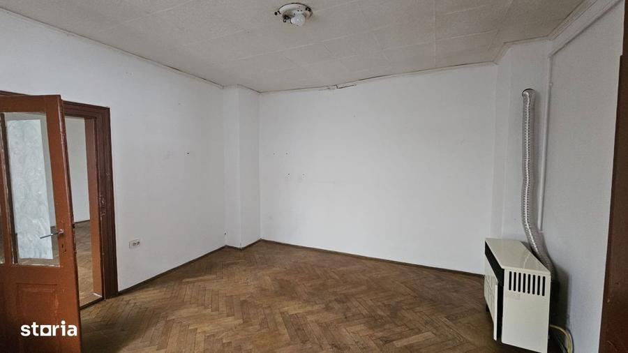 Medias Casa singur Curte Strada Serban Voda - 11