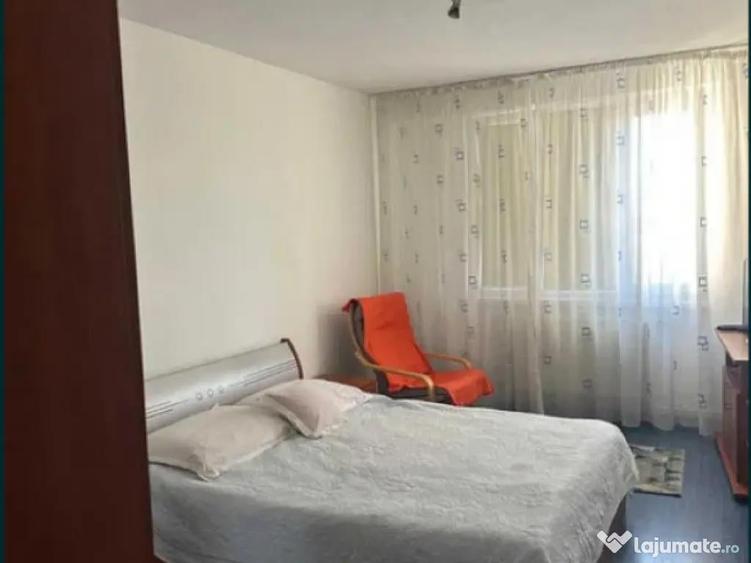 Apartament 3 camere, decomandat - zona Astra - 1