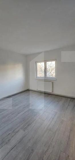 Apartament 3 camere, 2 bai complet renovat, etaj 1, semicentral - 8