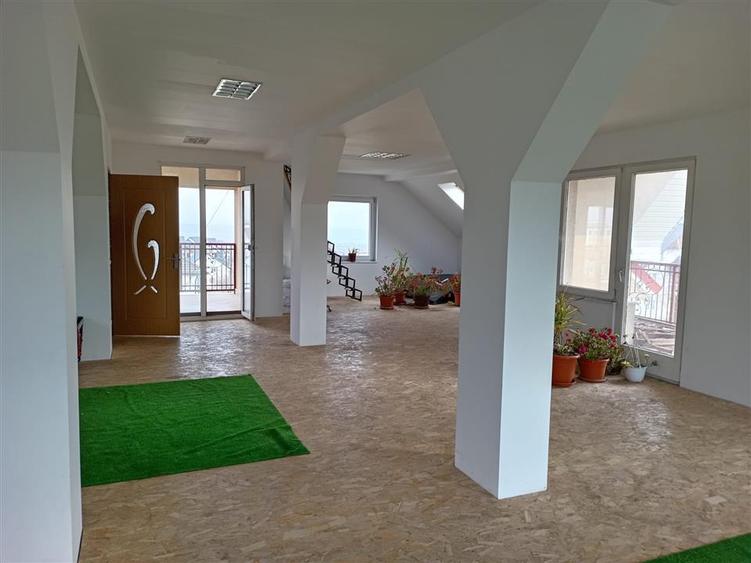 Casa individuala spatioasa in Ipotesti | 300 mp utili | Teren 1000 mp | C-5464 - 11