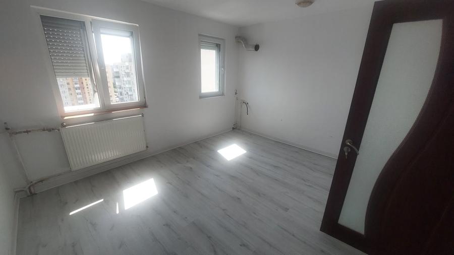 Apartament 3 camere open space, etajul 10, Craiovita zona Niela - 2