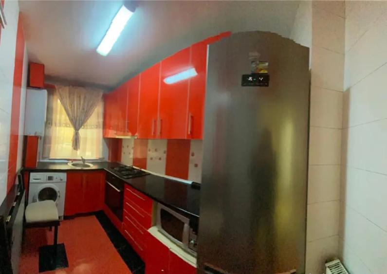 Decomandat, loc parcare,pivnita, zona Grivitei, Brasov. - 4