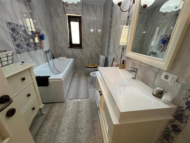 Vila 6 camere - 1500mp teren - Bucium - 13