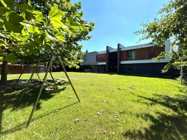 Villa with modern architecture, heated pool, 1000sqm yard, Iancu Nicolae area - 30