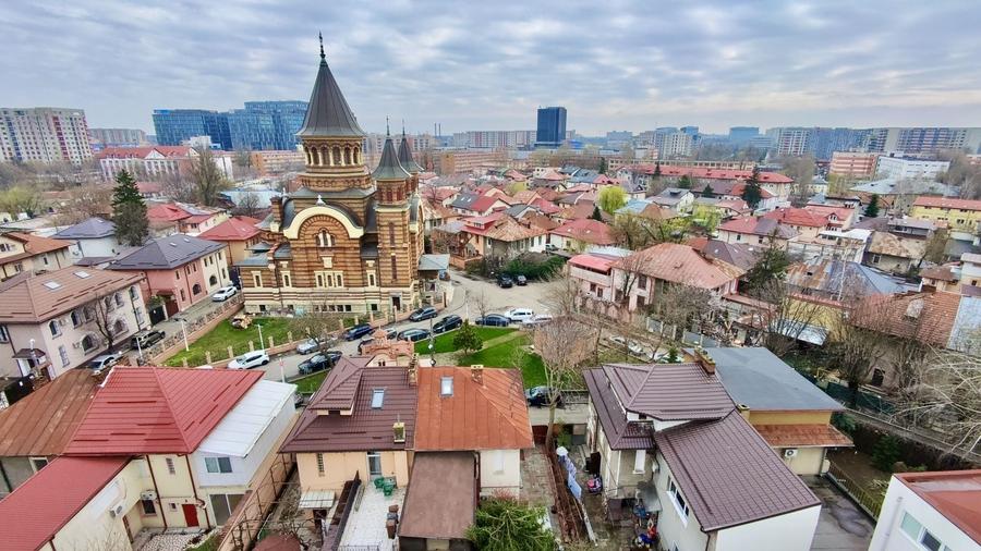 Vila 180 mp desfasurati cartier de case Belvedere Regie - 1