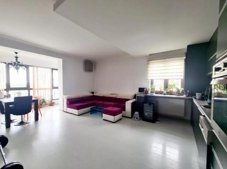 3 CAMERE DAMAROAIA- PETROM CITY - 4
