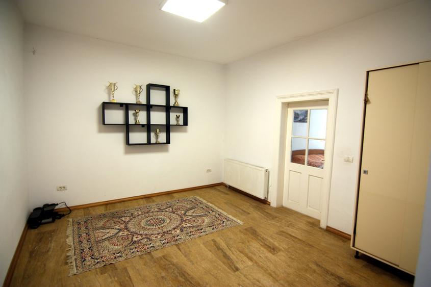 Proprietate renovata, ideala Apart-Hotel, Clinica, Birouri, curte generoasa. - 10