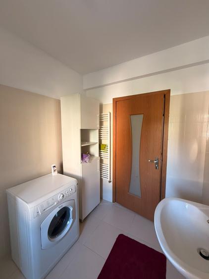 Apartament cu 3 camere decomandat în Câmpului