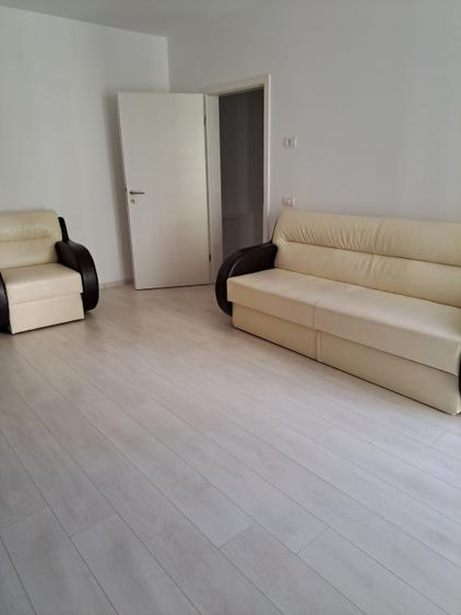 Proprietar / persoana fizica , vand apartament cu doua camere de 51 m2 utili , d - 6