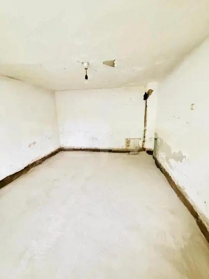 Casa batraneasca cu teren generos - VACARESTI - 9