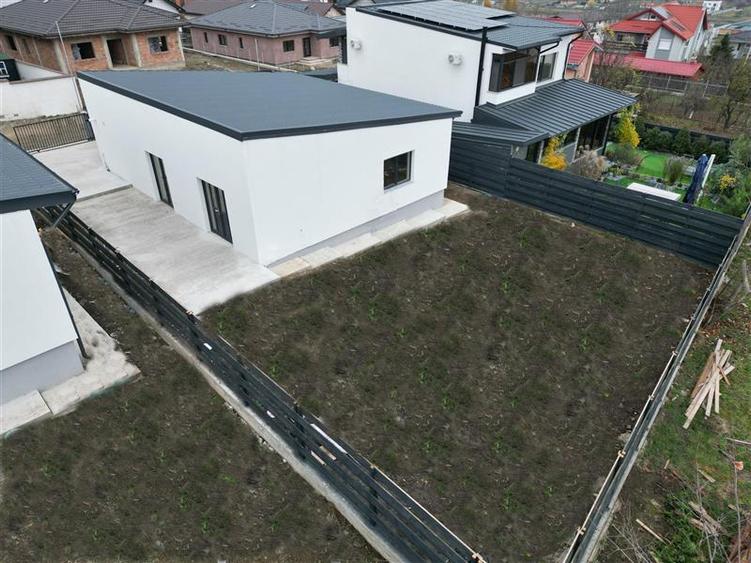 Casă individuală cu 4 camere cu Canalizare în Aeroport