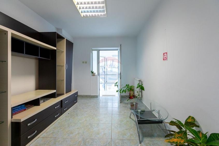 Spatiu comercial/ cabinet medical/ birouri, de vanzare,str. Valea Alba - 1