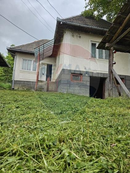 Casa / Vila cu 2 camere de vanzare - 1