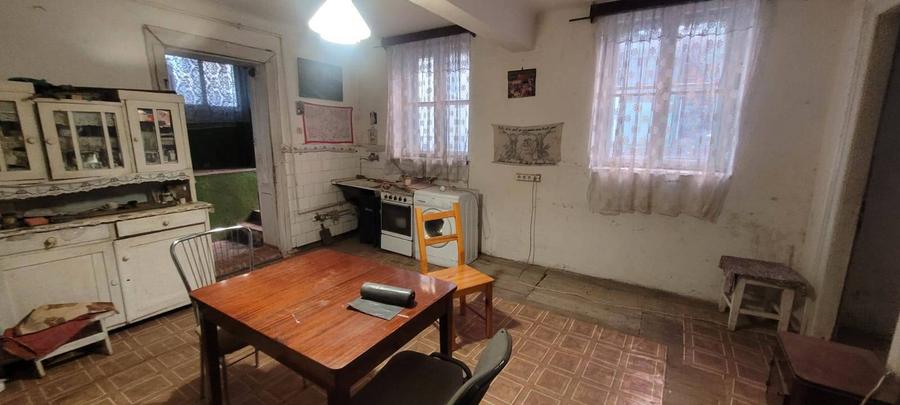 Oportunitate de Investi?ie Ultracentrala: Apartament la demisol cu 2 Camere ?i Poten?ial Excelent - 4