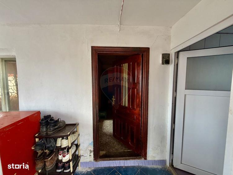 Casa cu 4 camere si teren 7727 mp Blidari - 11