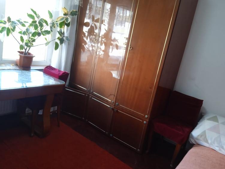 Inchiriez in Tudor, apartament cu 2 camere, et.1, decomandat, CT. proprie, mobil - 4