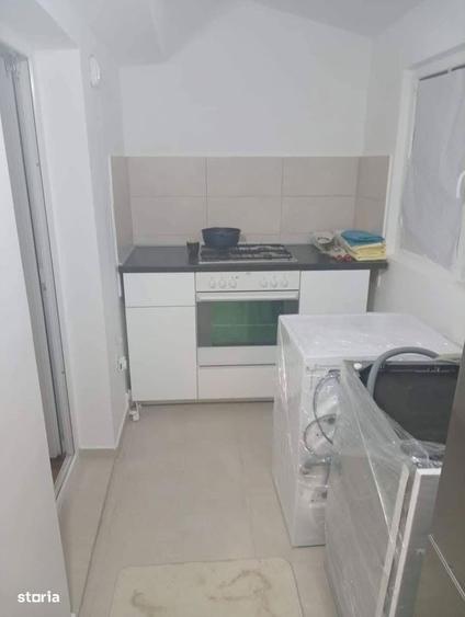 De vanzare casa cu 4 camere in Roman, teren de 1.340 mp, 105.000euro - 2