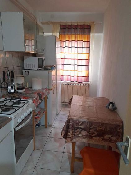 Inchiriez garsoniera str. Traian Lalescu, nr 29, parter - 6