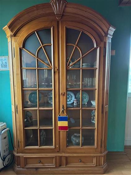 Casa independenta , vintage de vanzare , 300 mp cu teren de 1493 mp Sancrariul d - 27
