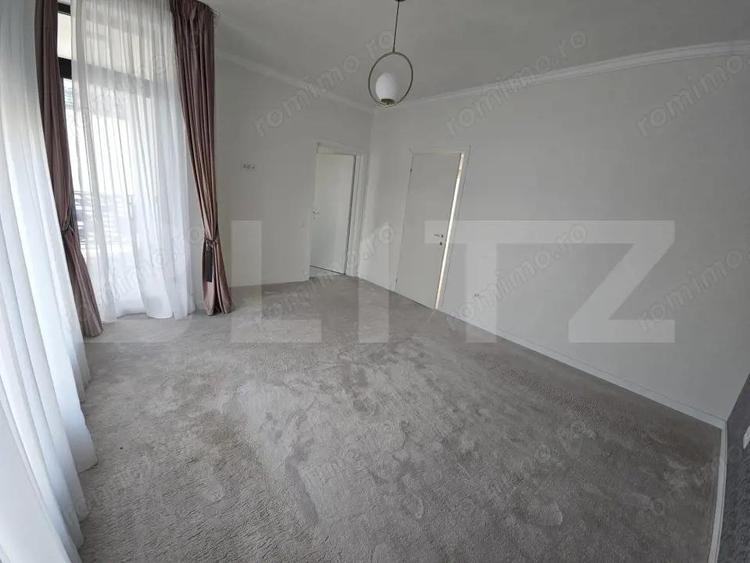 Casă cu 4 camere cu Canalizare în Vișan