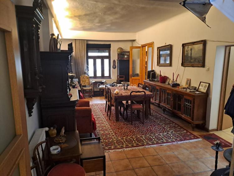 Drumul Sarii - Razoare, singur curte, semimobilatam libera