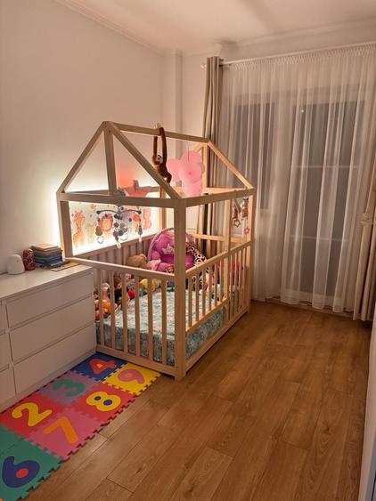Apartament cu 3 camere semidecomandat în Dosu Bricii