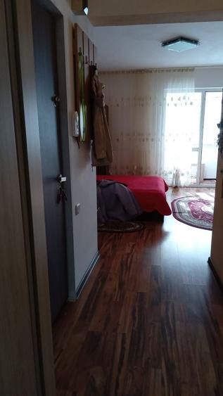Garsonieră decomandată în Poarta 6