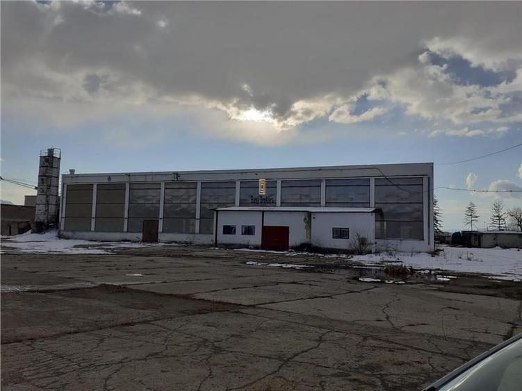 Spatiu Industrial - 2700 mp - Productie - Depozitare - Distributie - 36