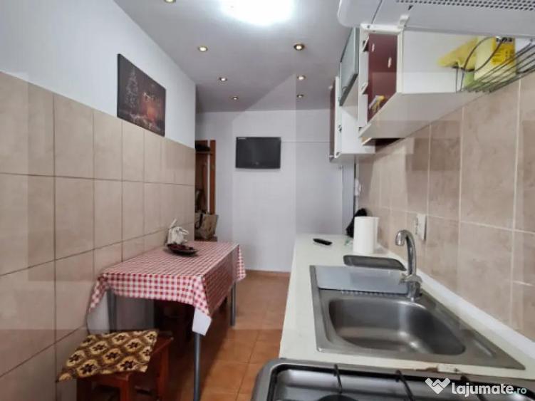 Apartament de vanzare, cu 2 camere decomandat, mobilat, zona - 3